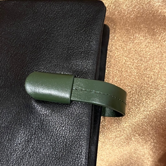 NIB Doris & Jacky Black Leather Billfold Wallet - Picture 3 of 9